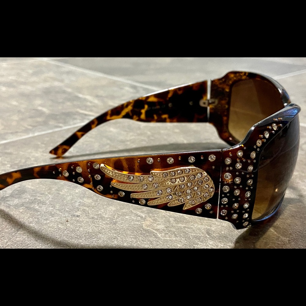 Tortoise Shell Brown Sunglasses - Picture 3 of 5